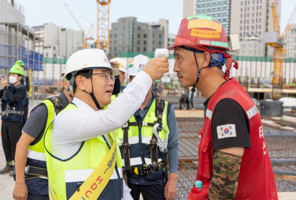 HDC현대산업개발, 경영진 혹서기 안전점검 실시[사진=HDC현대산업개발]