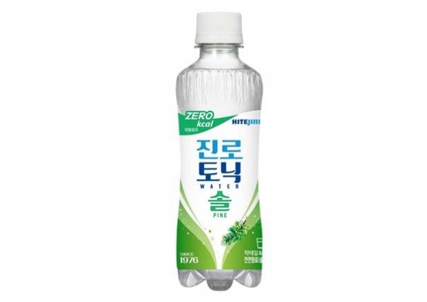 하이트진로음료의 ‘진로토닉워터 솔’ 300mL 제품 이미지. [사진= 하이트진로음료]